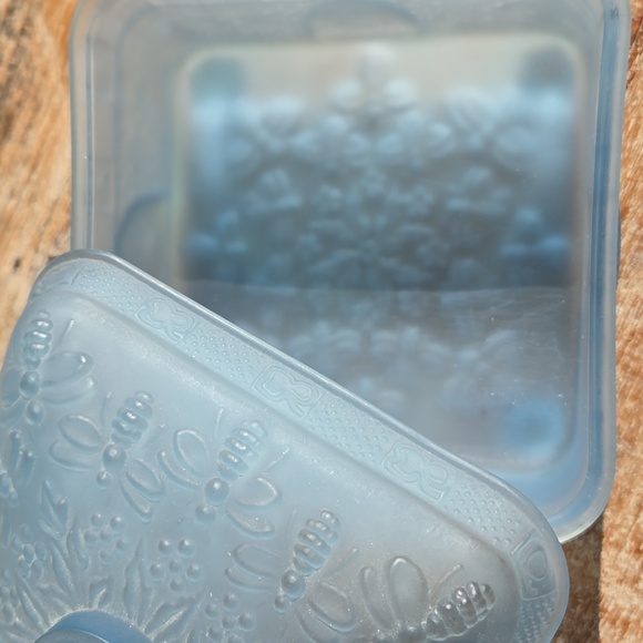 INDIANA GLASS Tiara Blue Satin Beehive Covered CANDY DISH - Picture 2 of 6